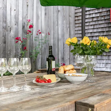 Waldhuesle Holiday home *